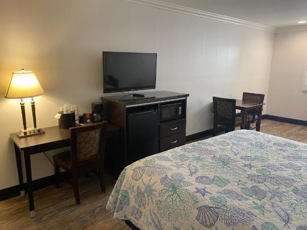 Ocean Surf Inn & Suites image 104