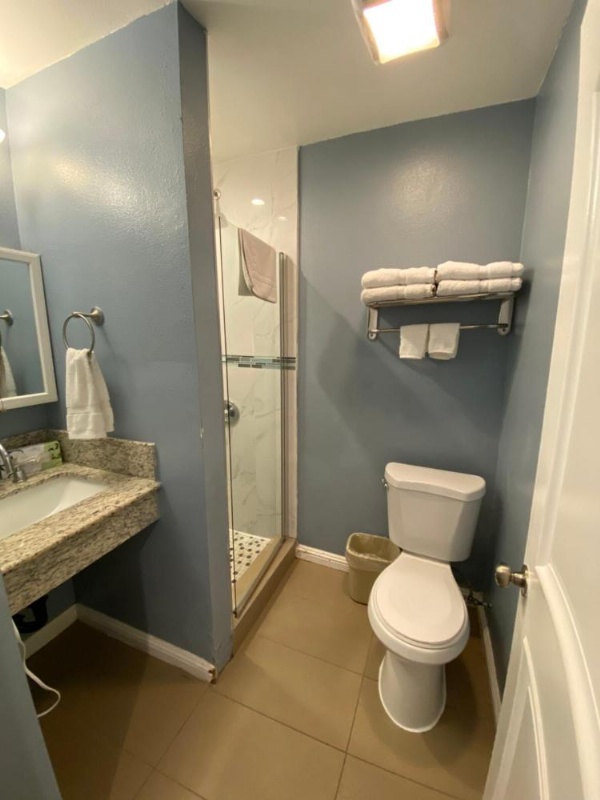 Ocean Surf Inn & Suites image 76