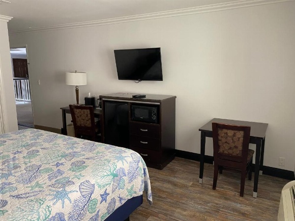 Ocean Surf Inn & Suites image 81