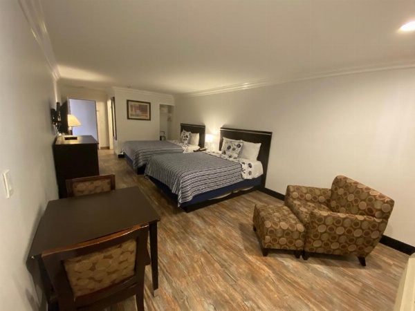 Ocean Surf Inn & Suites image 91